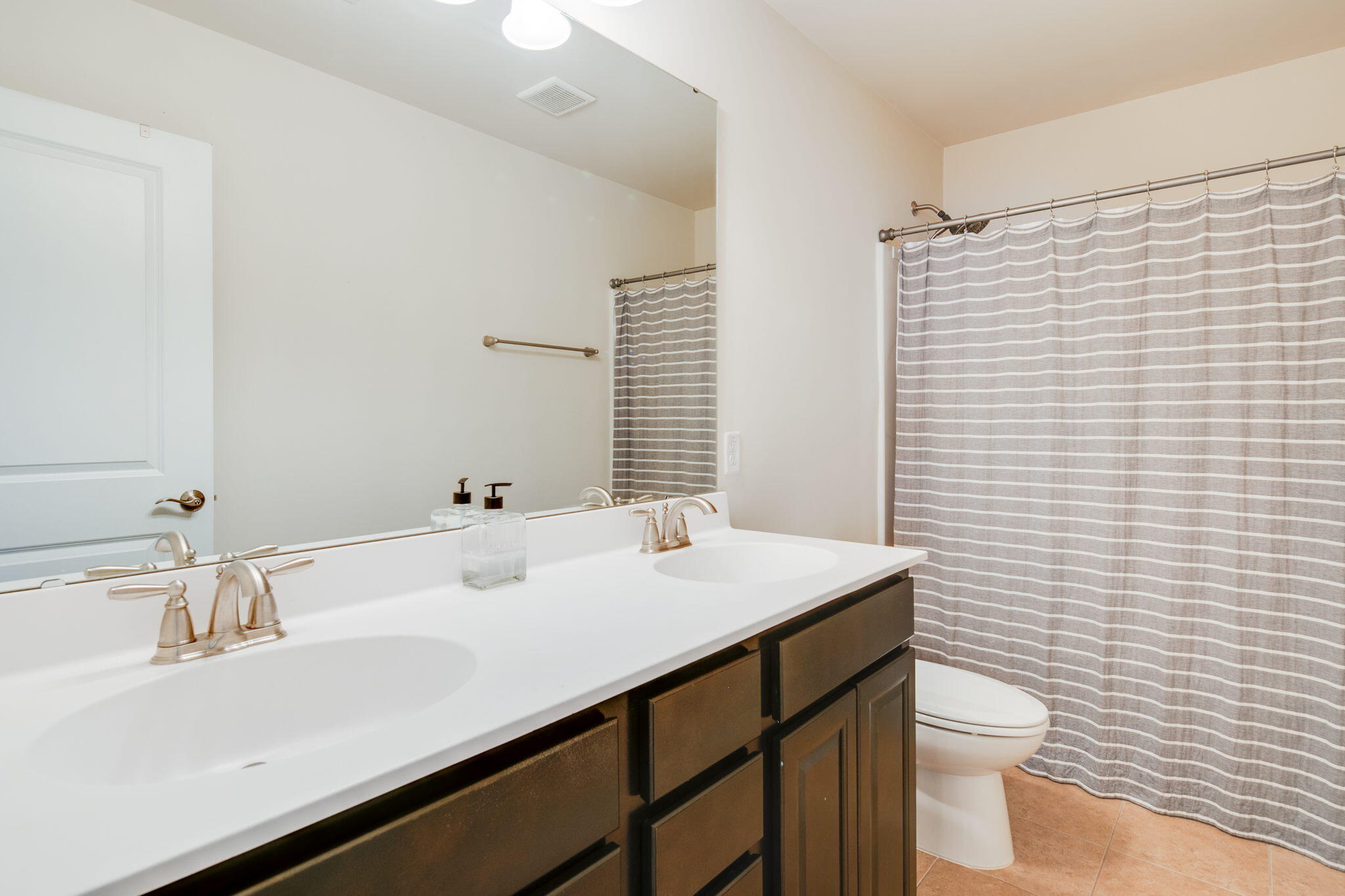 297 Decatur Drive Summerville, SC 29486 - Photo 30 of 45 Full Bathroom