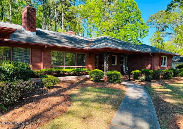$2,300 | 1811 Rosewood Drive, Greenville, NC 27858