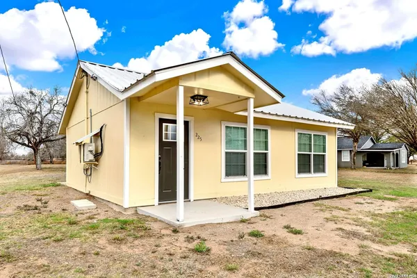 $595,000 | 255 South San Antonio Avenue, Leming, TX 78064