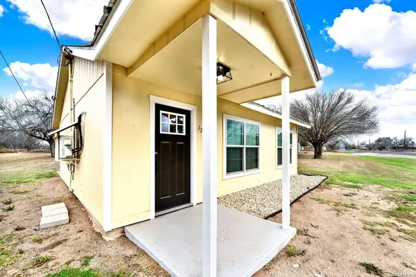$595,000 | 255 South San Antonio Avenue, Leming, TX 78064