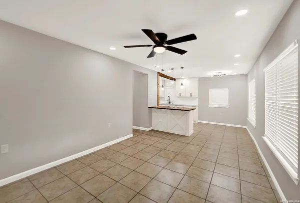 $595,000 | 255 South San Antonio Avenue, Leming, TX 78064