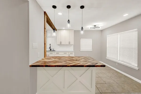 $595,000 | 255 South San Antonio Avenue, Leming, TX 78064