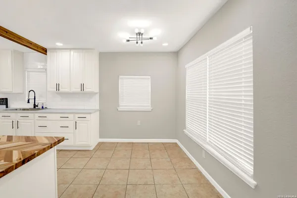 $595,000 | 255 South San Antonio Avenue, Leming, TX 78064