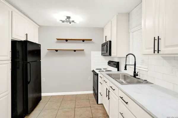 $595,000 | 255 South San Antonio Avenue, Leming, TX 78064