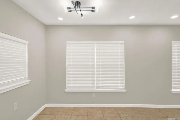 $595,000 | 255 South San Antonio Avenue, Leming, TX 78064