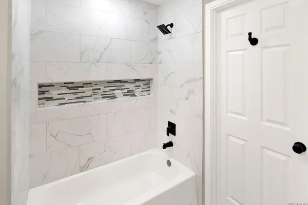 $595,000 | 255 South San Antonio Avenue, Leming, TX 78064