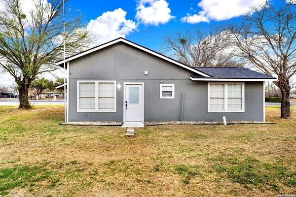 $595,000 | 255 South San Antonio Avenue, Leming, TX 78064