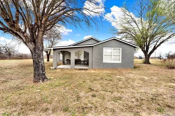 $595,000 | 255 South San Antonio Avenue, Leming, TX 78064