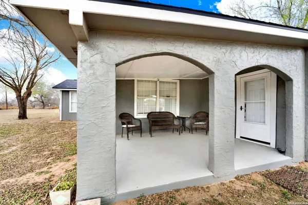 $595,000 | 255 South San Antonio Avenue, Leming, TX 78064