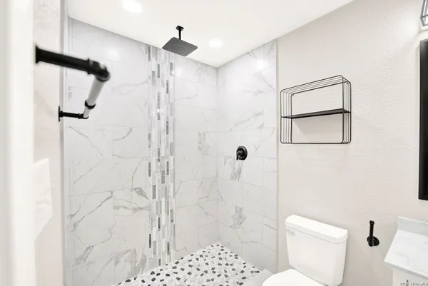 $595,000 | 255 South San Antonio Avenue, Leming, TX 78064