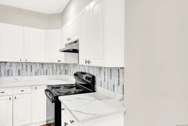 $595,000 | 255 South San Antonio Avenue, Leming, TX 78064