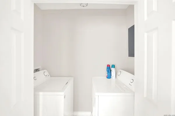 $595,000 | 255 South San Antonio Avenue, Leming, TX 78064