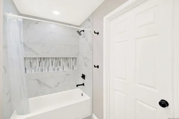 $595,000 | 255 South San Antonio Avenue, Leming, TX 78064