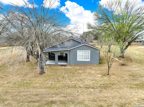 $595,000 | 255 South San Antonio Avenue, Leming, TX 78064