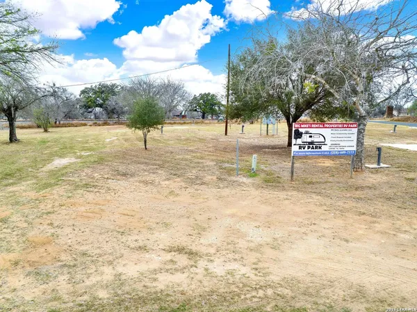$595,000 | 255 South San Antonio Avenue, Leming, TX 78064
