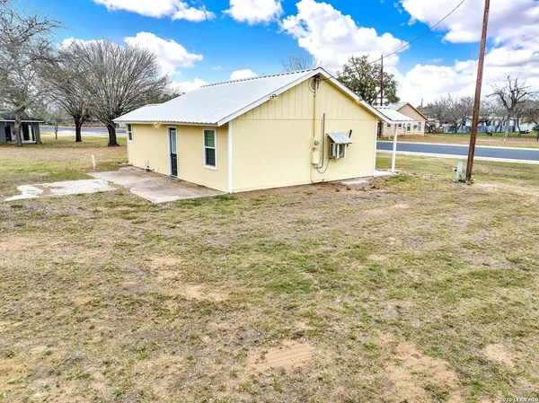 $595,000 | 255 South San Antonio Avenue, Leming, TX 78064