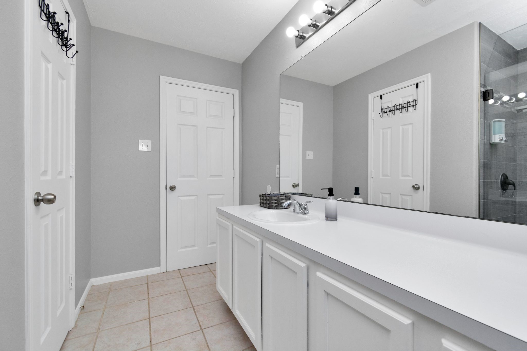 5822 Santa Bernadetta Houston, TX 77017 - Photo 16 of 34 Mater sink