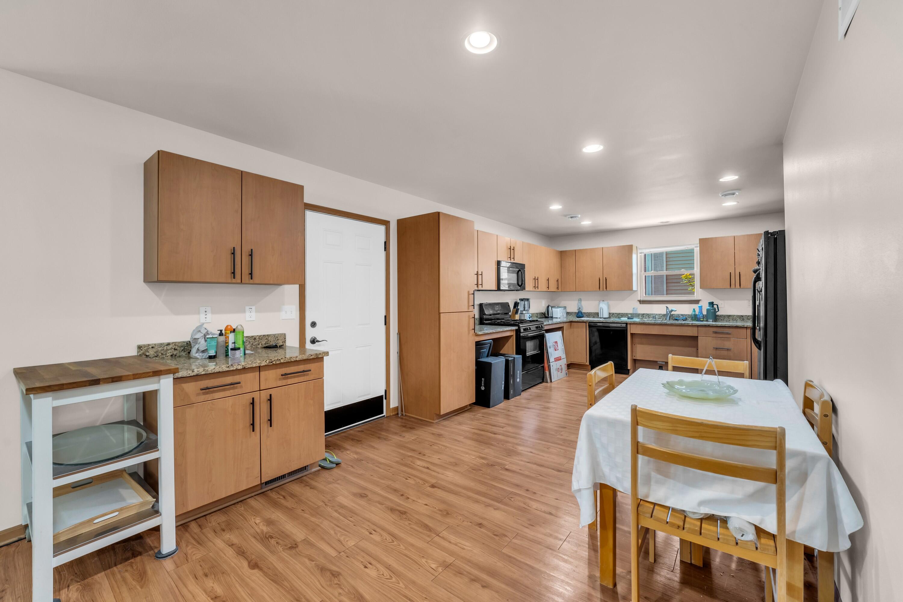 302 Graham Street Racine, WI 53405 - Photo 15 of 50 Photo (14)