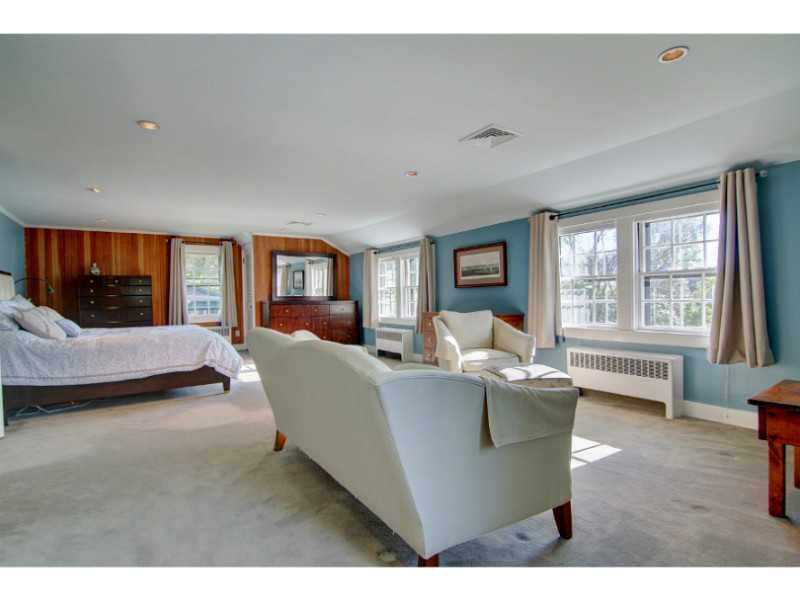 91 Highland Road Bristol, RI 02809 - Photo 15 of 25 Master Bedroom.