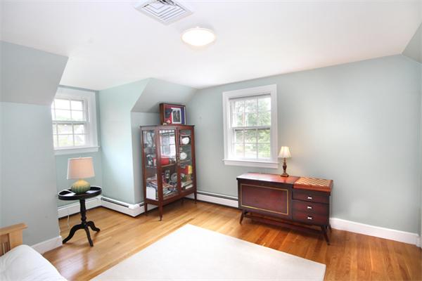 23 Tanager Road Attleboro, MA 02703 - Photo 14 of 25 Gallery Image 14