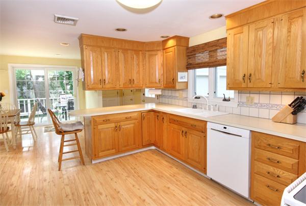 23 Tanager Road Attleboro, MA 02703 - Photo 8 of 25 Gallery Image 8