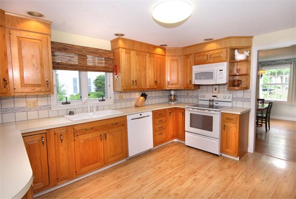 23 Tanager Road Attleboro, MA 02703 - Photo 9 of 25 Gallery Image 9