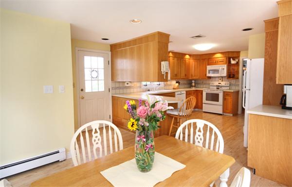 23 Tanager Road Attleboro, MA 02703 - Photo 10 of 25 Gallery Image 10