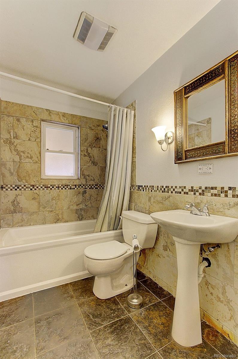 4301 Gray Street Wheat Ridge, CO 80033 - Photo 15 of 35 Gallery Image 15