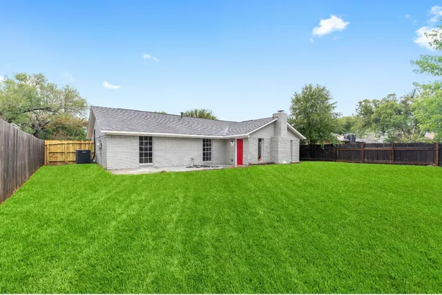 $1,899 | 125 Bastrop Street, Angleton, TX 77515