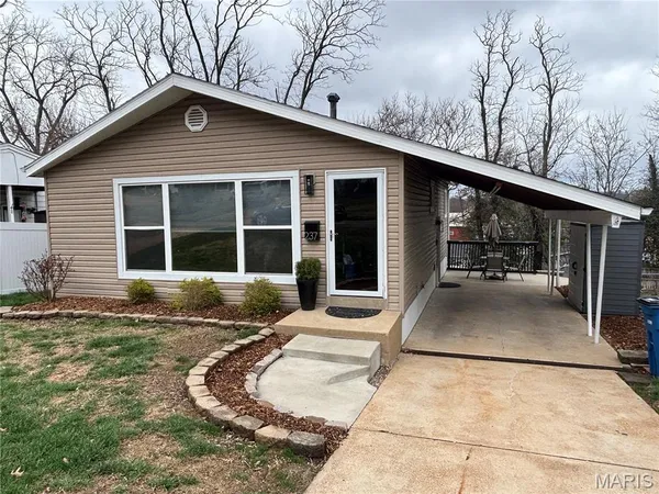 $250,000 | 237 Ballwin Avenue, Ballwin, MO 63021