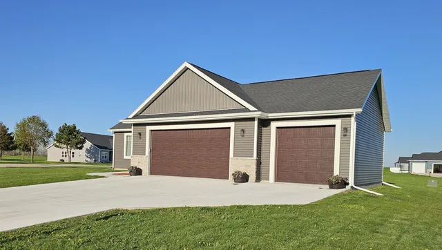 $499,900 | 456 North Hyland Street, Juneau, WI 53039