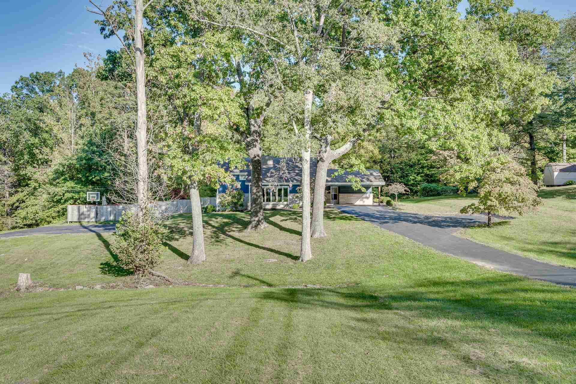 216 Mt Pleasant Road Bedford, IN 47421 - Photo 2 of 25