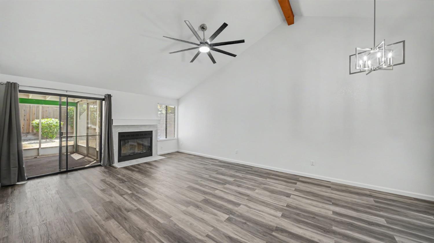 2504 Spring Water Drive Modesto, CA 95355 - Photo 6 of 31