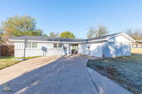 front view of house with a yard