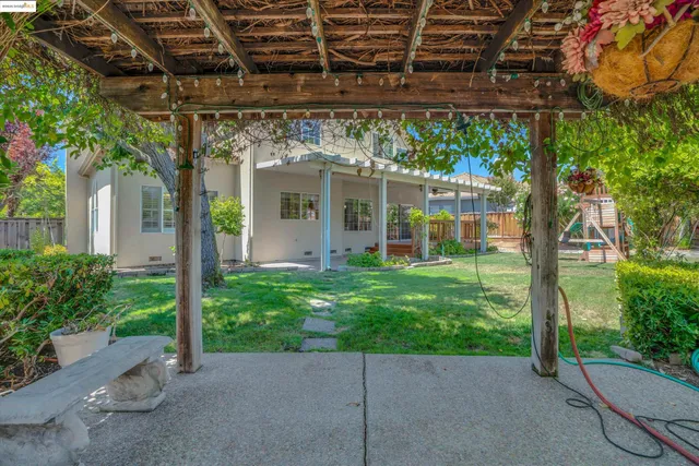 $999,999 | 805 Devonshire Loop, Brentwood, CA 94513