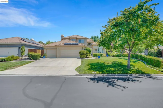 $999,999 | 805 Devonshire Loop, Brentwood, CA 94513