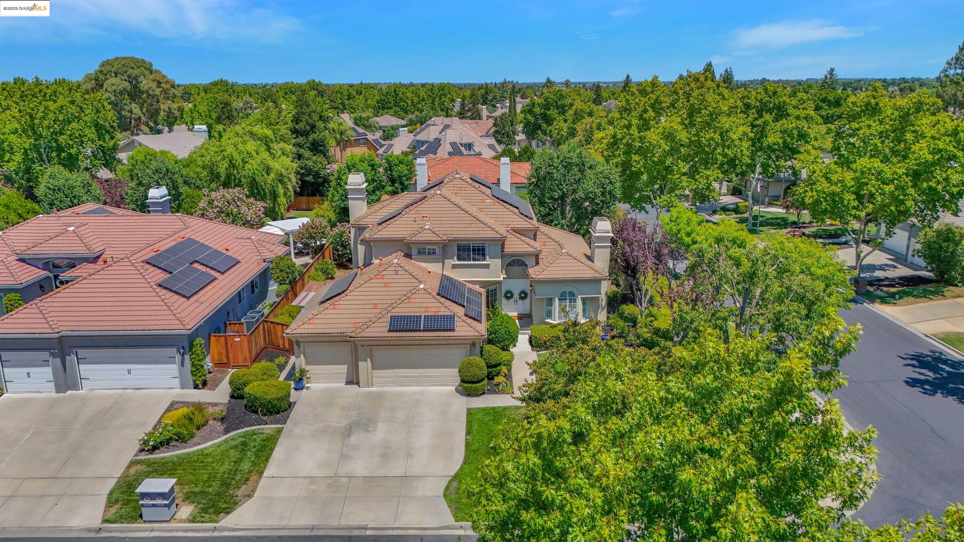 805 Devonshire Loop Brentwood, CA 94513 - Photo 40 of 51 an aerial view of a house