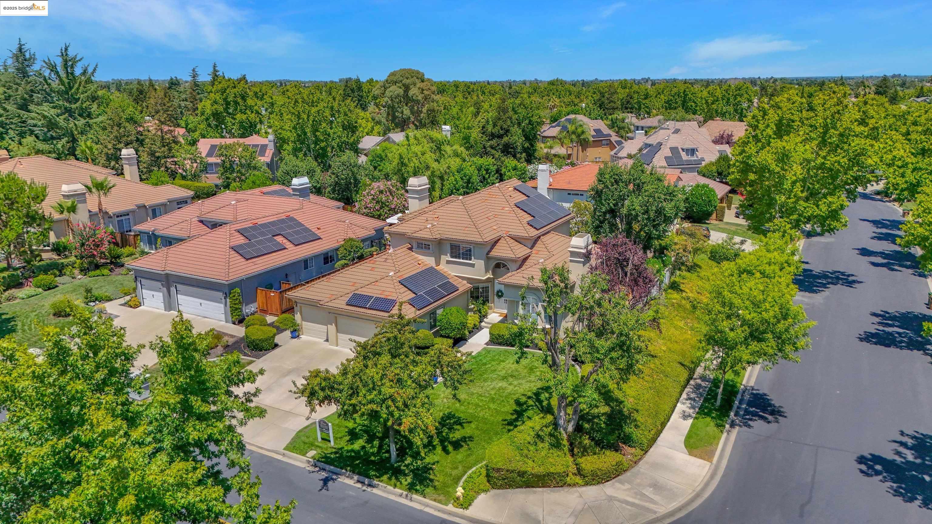 805 Devonshire Loop Brentwood, CA 94513 - Photo 41 of 51 an aerial view of a house with a garden