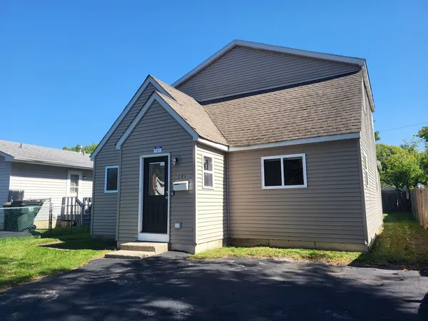 $261,000 | 121 Highmoor Drive, Round Lake Park, IL 60073