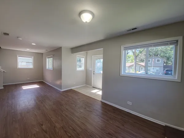 $261,000 | 121 Highmoor Drive, Round Lake Park, IL 60073
