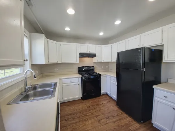 $261,000 | 121 Highmoor Drive, Round Lake Park, IL 60073