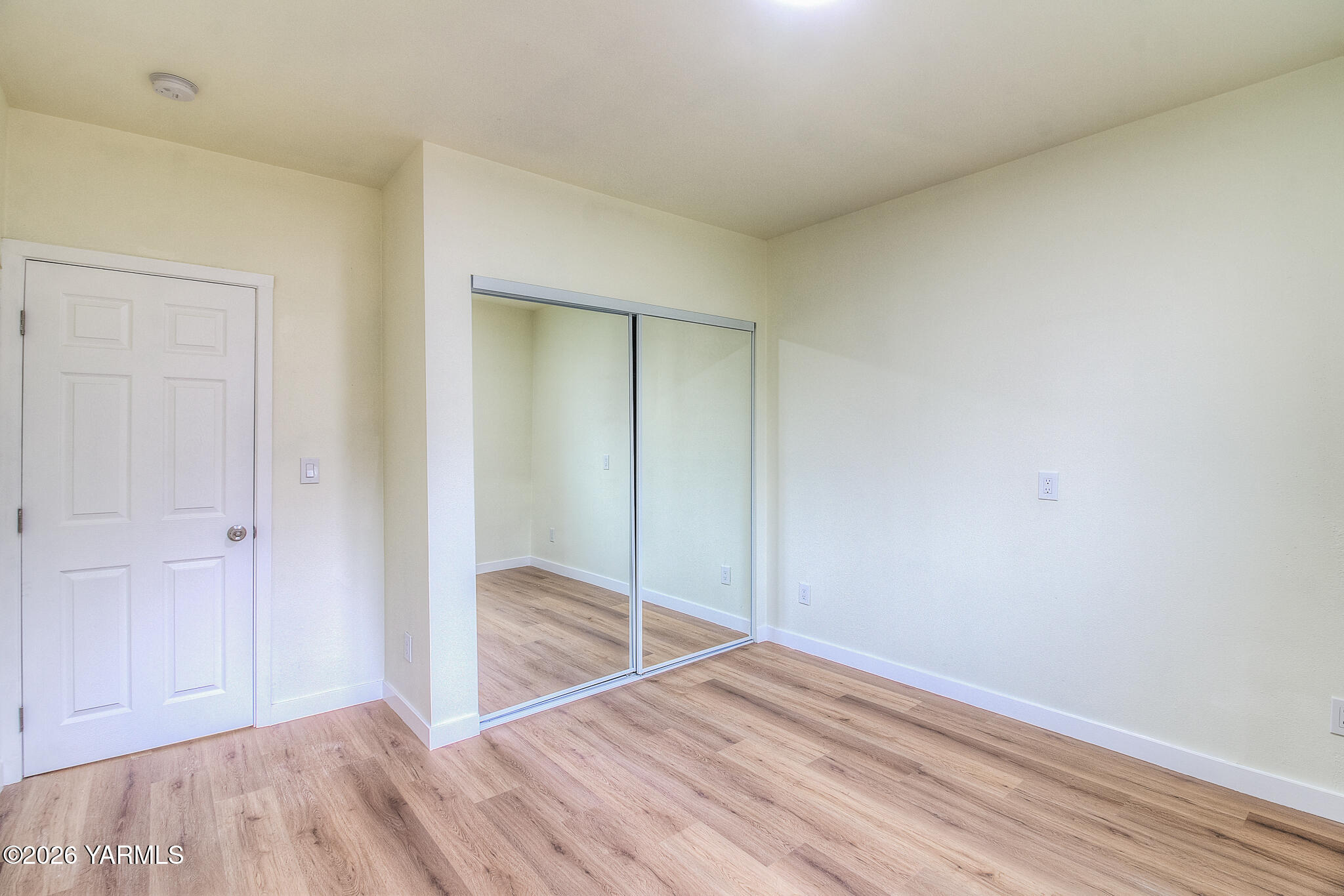 3503 Powerhouse Road Yakima, WA 98902 - Photo 19 of 27 a view of an empty room and wooden floor