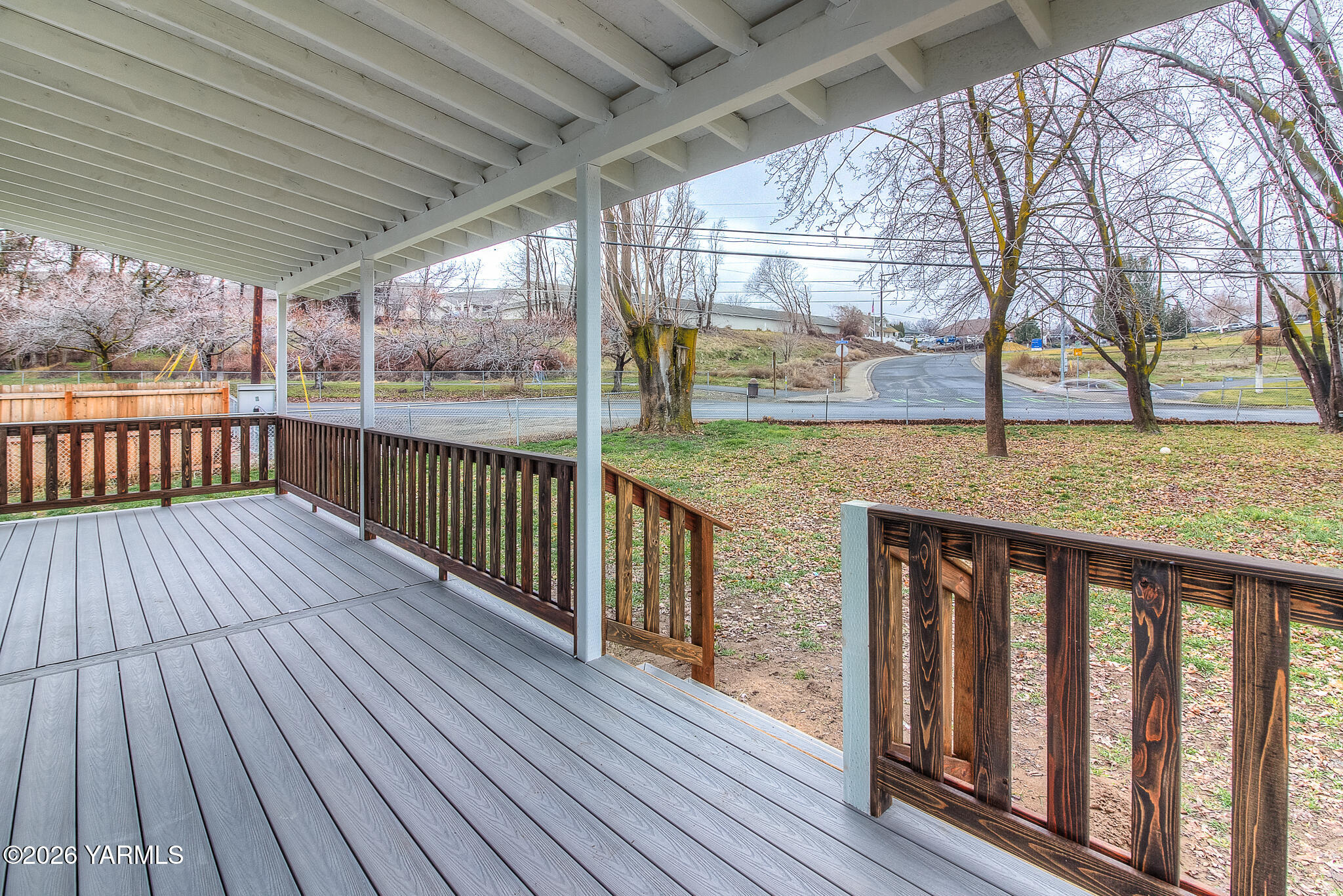 3503 Powerhouse Road Yakima, WA 98902 - Photo 22 of 27 a view of wooden deck