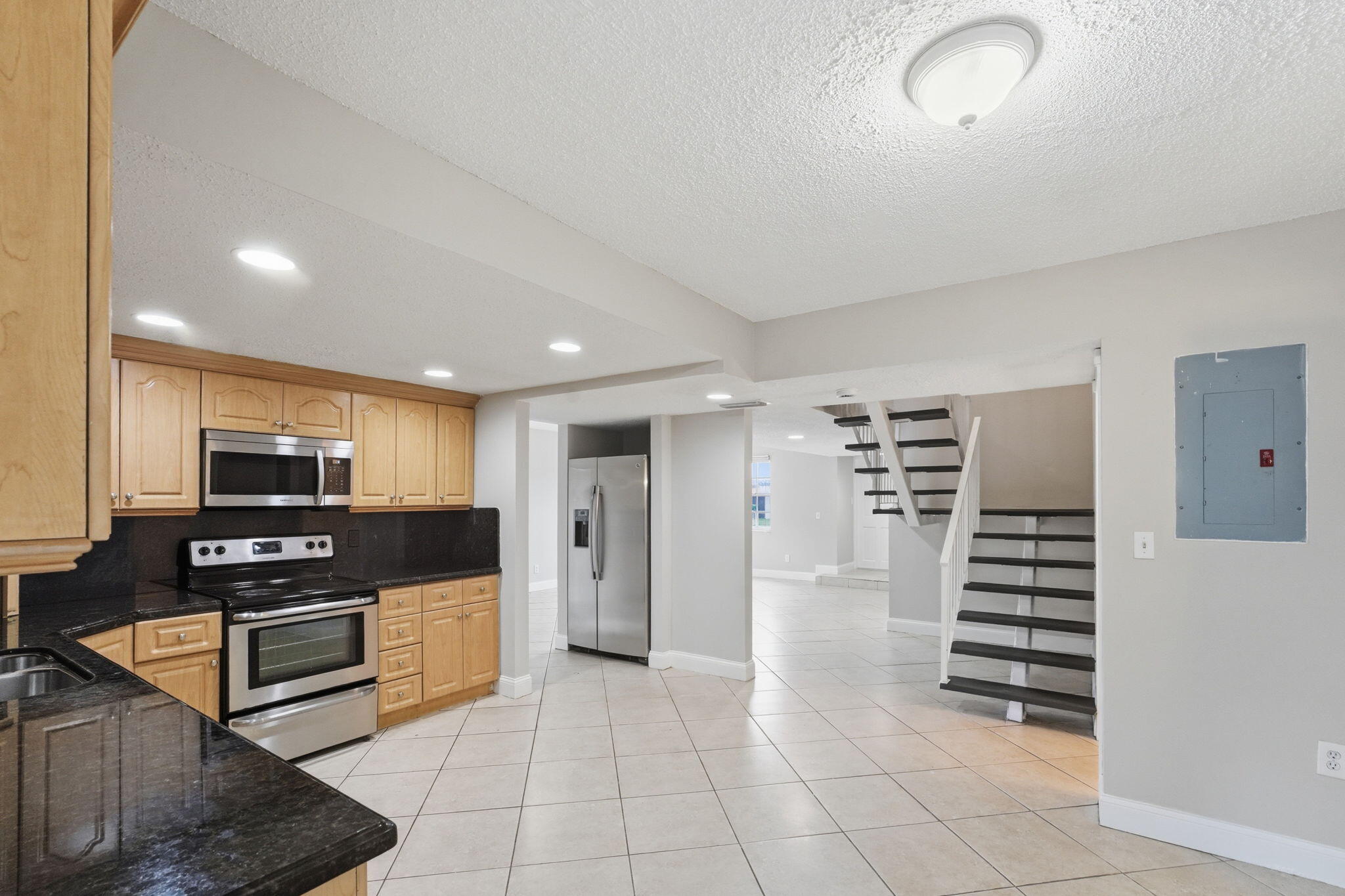 10029 Southwest 146th Place Miami, FL 33186 - Photo 12 of 38 007_ListerPros