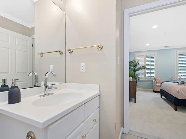 $5,200 | 108 Harvard Street, Unit 1, Brookline, MA 02446