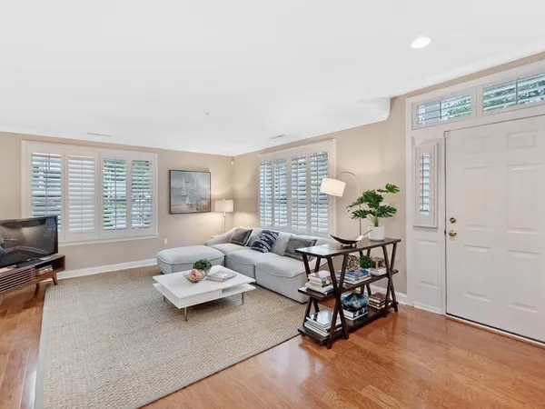 $5,200 | 108 Harvard Street, Unit 1, Brookline, MA 02446