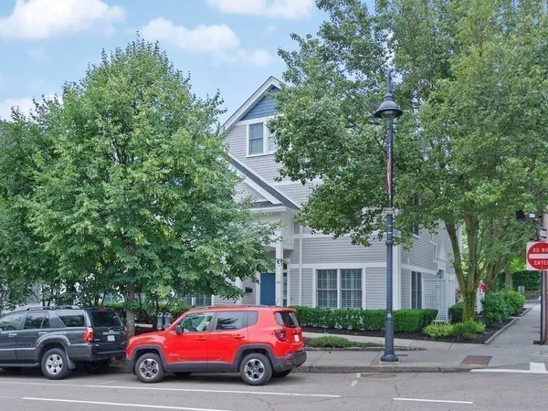 $5,200 | 108 Harvard Street, Unit 1, Brookline, MA 02446