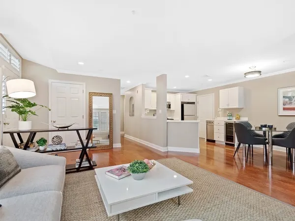 $5,200 | 108 Harvard Street, Unit 1, Brookline, MA 02446