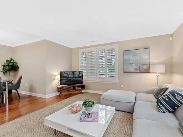 $5,200 | 108 Harvard Street, Unit 1, Brookline, MA 02446