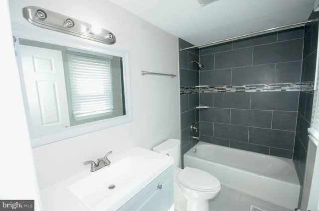 $1,850 | 213-215 South Black Horse Pike, Unit 213, Blackwood, NJ 08012